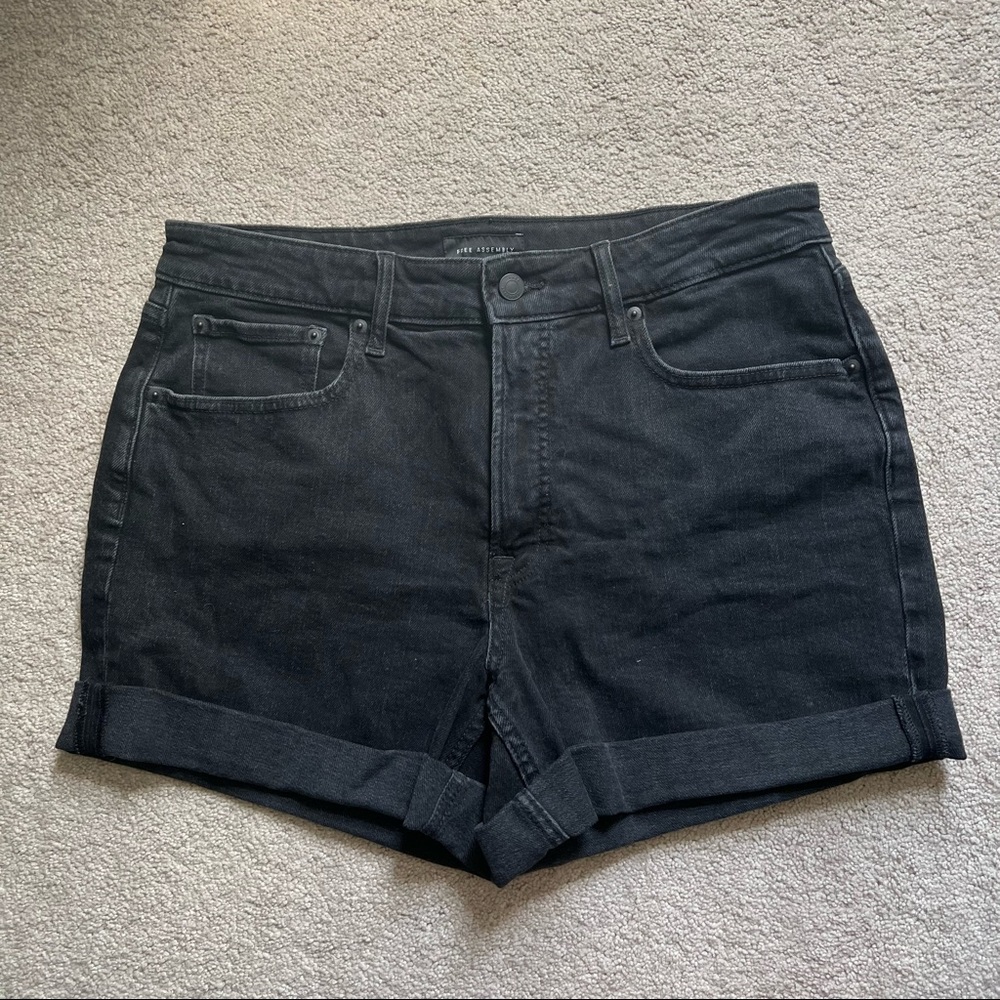 Free Assembly black rolled denim shorts size 12